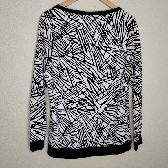 Nike Rally BF Sweatshirt Black White Abstract Women's size Small 726039-010 - Picture 4 of 7